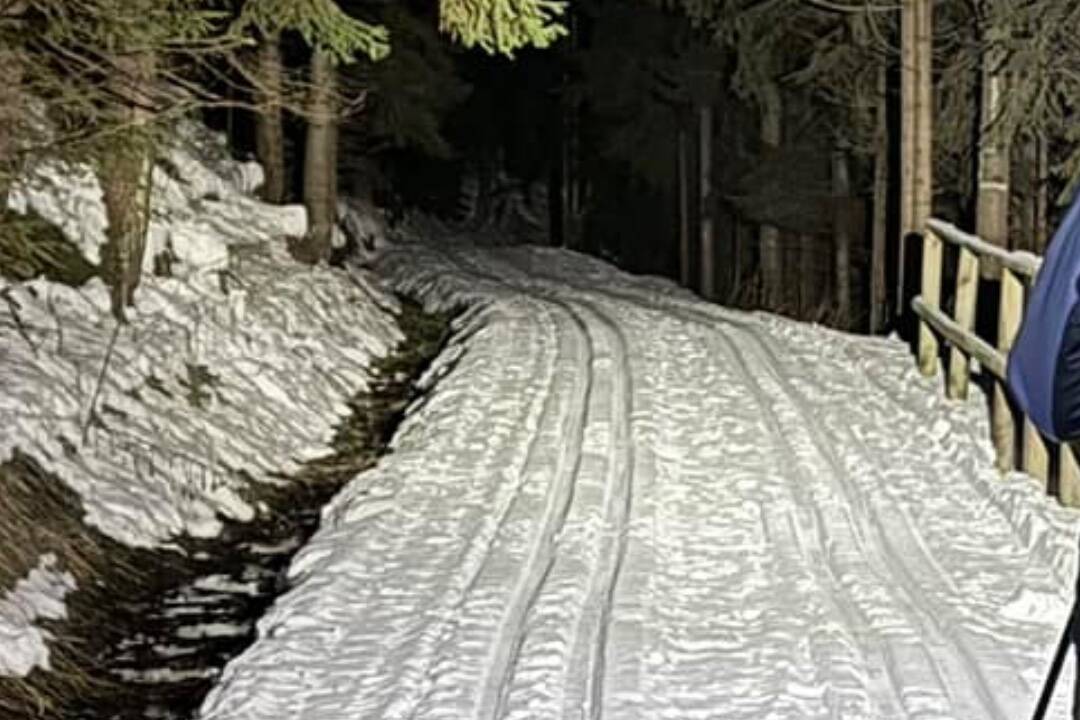 Foto: Ani topiaci sa sneh nezastaví bežkárov. Stopa pribudla na cyklotrase v Oravskej Lesnej 