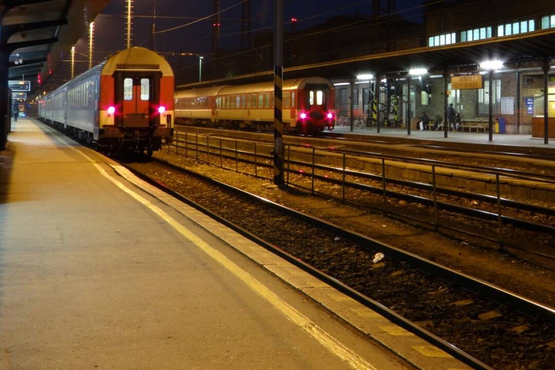 Foto: Na železničnej trati medzi Žilinou a Čadcou zrazilo človeka, niektoré spoje meškajú