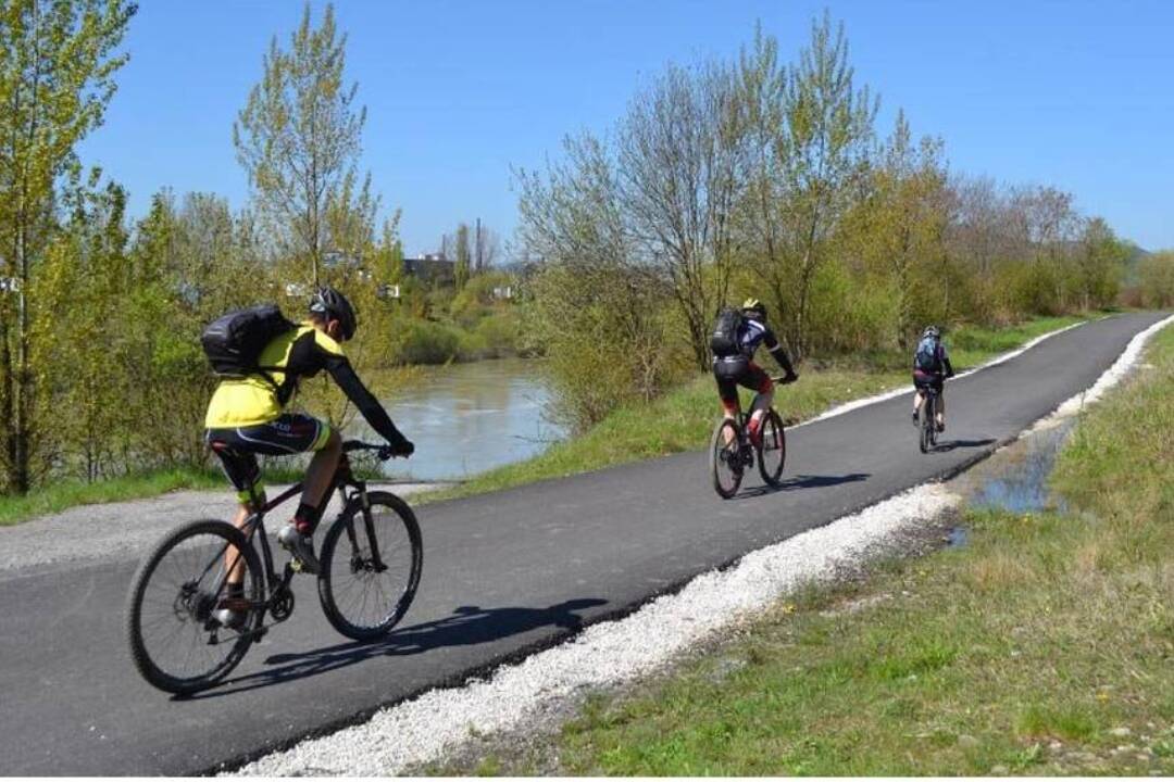 Foto: Cyklochodník v Budatíne ostane zatvorený ďalší rok, rekonštrukcia železničných mostov sa predlžuje