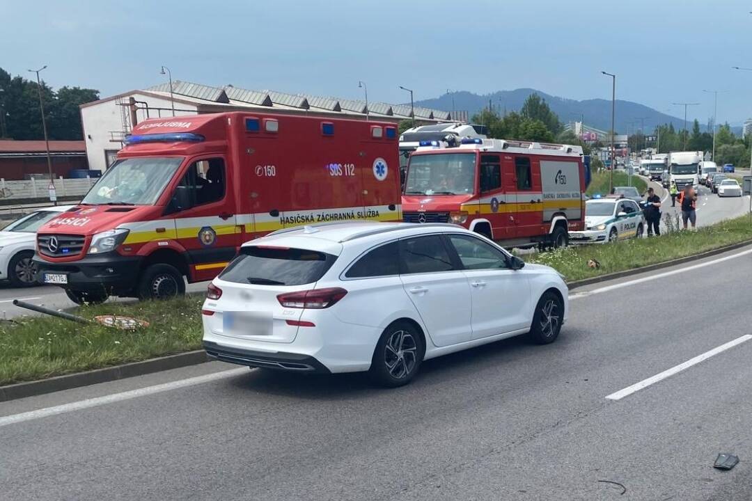 Foto: Polícia hľadá svedkov tragickej nehody na Ľavobrežnej. Pomôcť môžete záznamom z autokamery