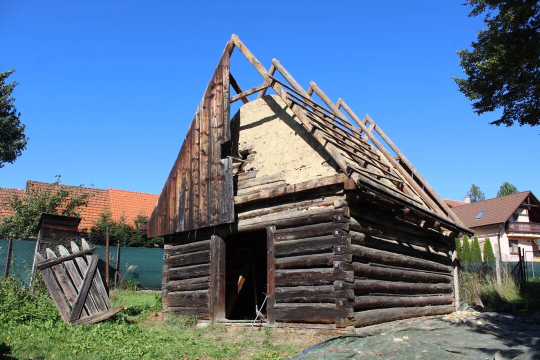 Foto: Skanzen na Liptove sa rozrastie o 120-ročnú sýpku. Získali ju od darcu, ktorý ju zdedil po starom otcovi