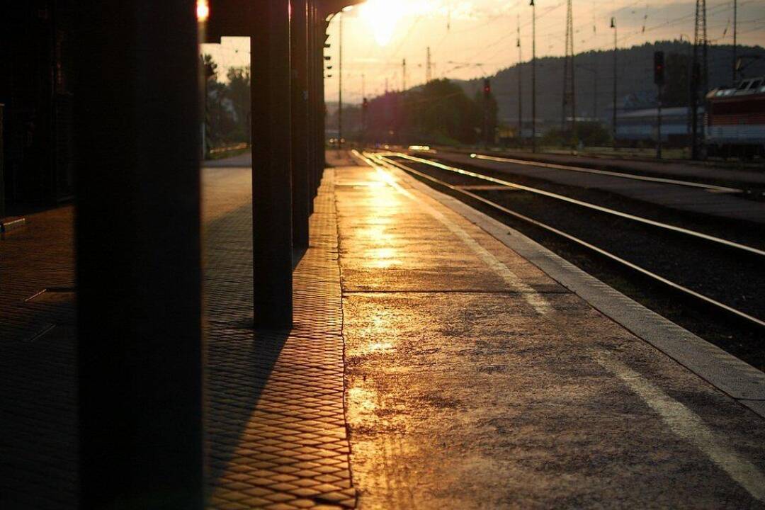 Foto: Medzinárodný vlak idúci cez Žilinu mešká dve hodiny kvôli nehode na železnici