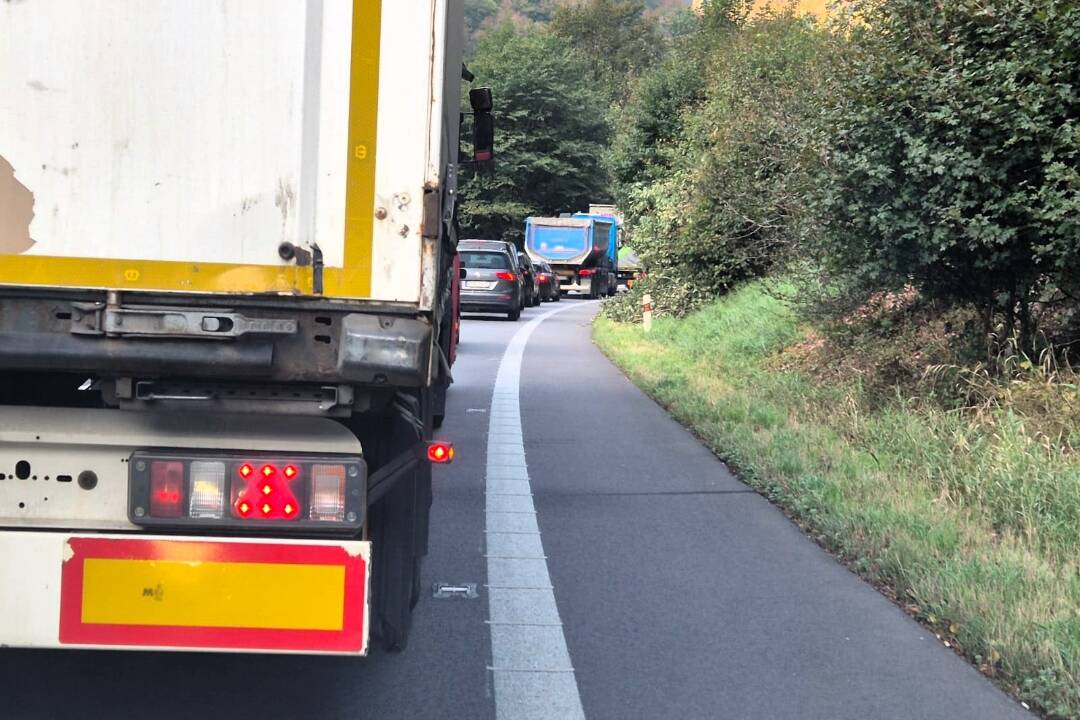 Foto: Záchranné práce pod Strečnom sa blížia do finále. Opäť sa mení režim dopravných obmedzení