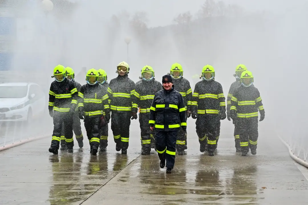 FOTO: Hasiči sa po 21 rokoch lúčia s Elenou Vavrovou, riaditeľkou strednej požiarnej školy v Žiline