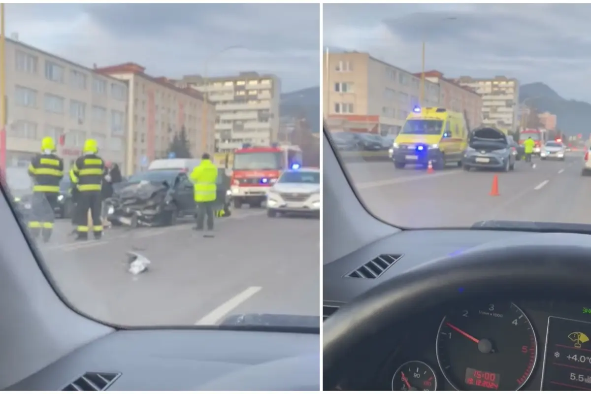 Foto: VIDEO: Uprostred cesty na Liptove stoja havarované autá a záchranné zložky