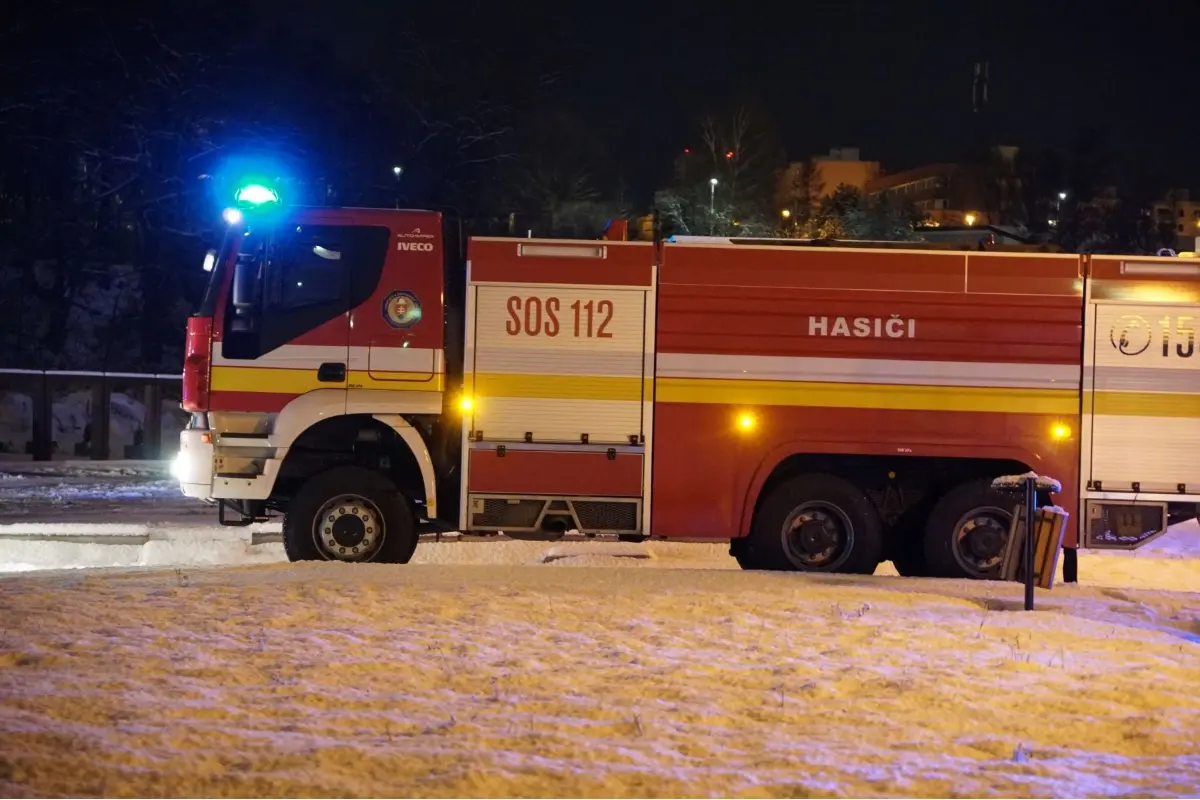 Foto: Skrat elektrickej rúry spôsobil požiar v Čadci. Na Skalitom horel rodinný dom