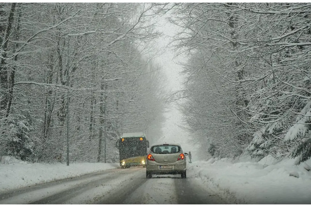 Foto: V Žilinskom kraji má napadnúť až 30 centimetrov snehu, cesty budú nebezpečné celý víkend