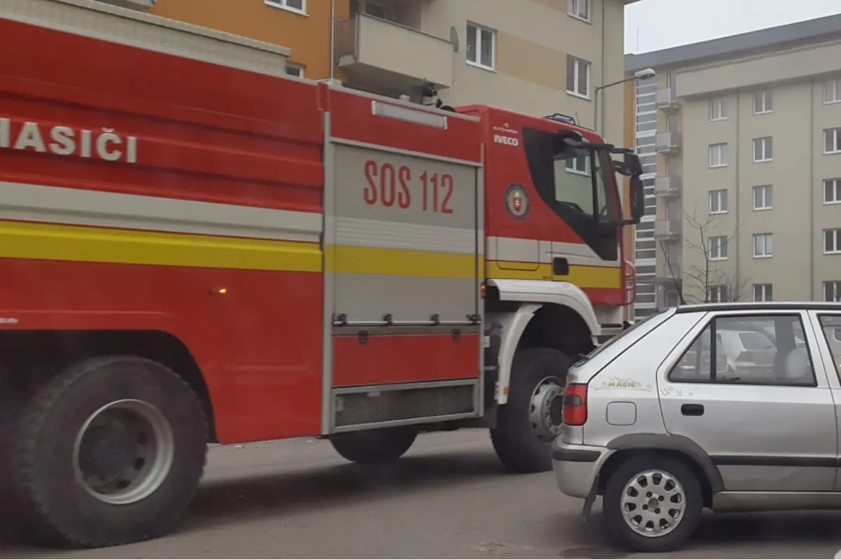 Foto: Na Kysuciach uniká plyn. Nebezpečnú situáciu riešia viacerí hasiči