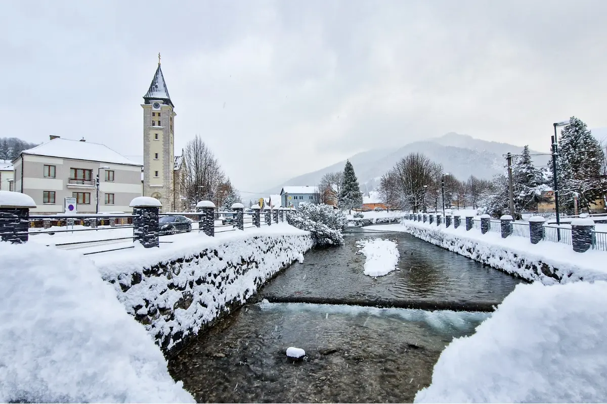 FOTO: Terchová pod snehom vyzerá čarovne. Takto si pamätajú zimy naši dedovia?