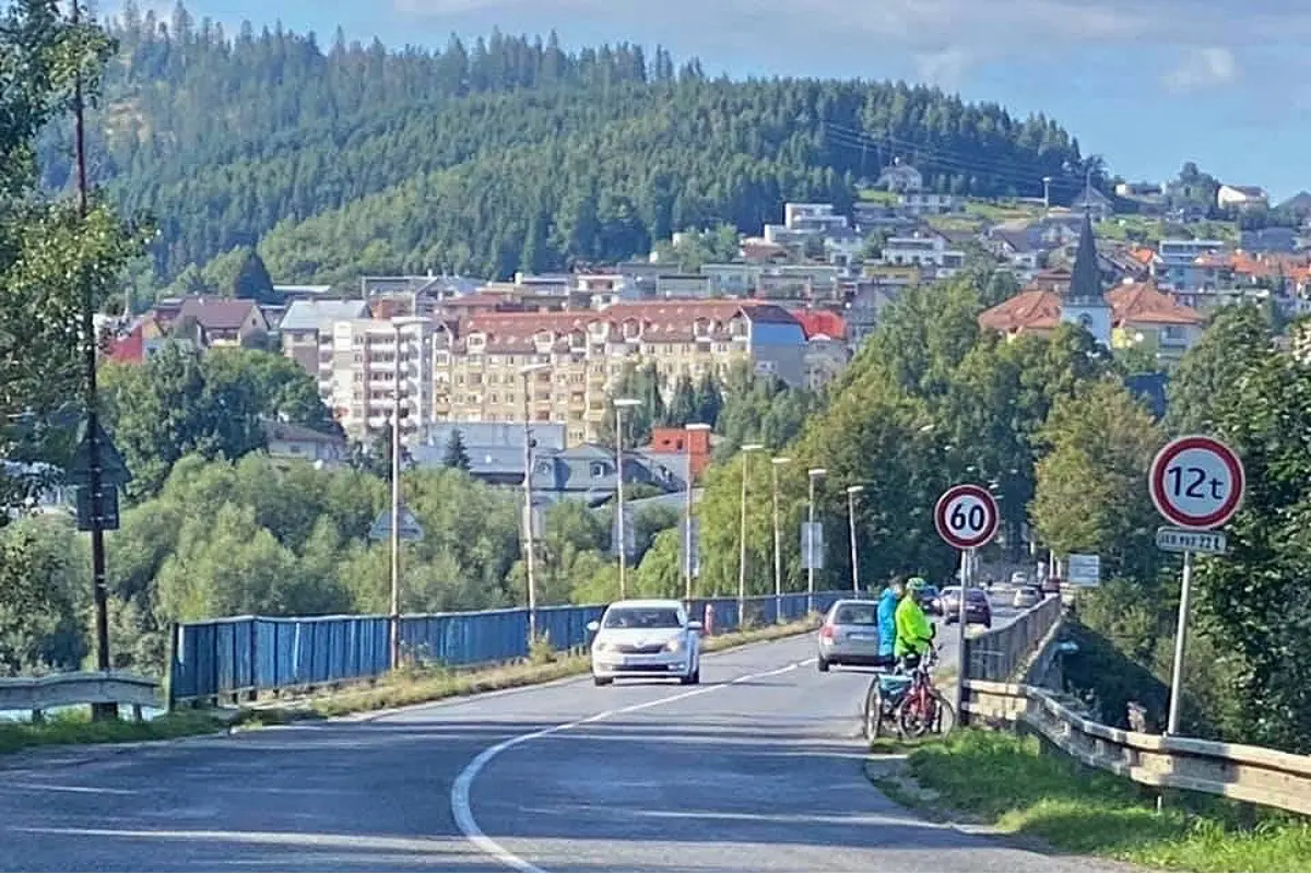 Foto: Krajskí poslanci chcú predísť nešťastiu. Schválili častejšie kontroly mosta ponad Oravskú priehradu