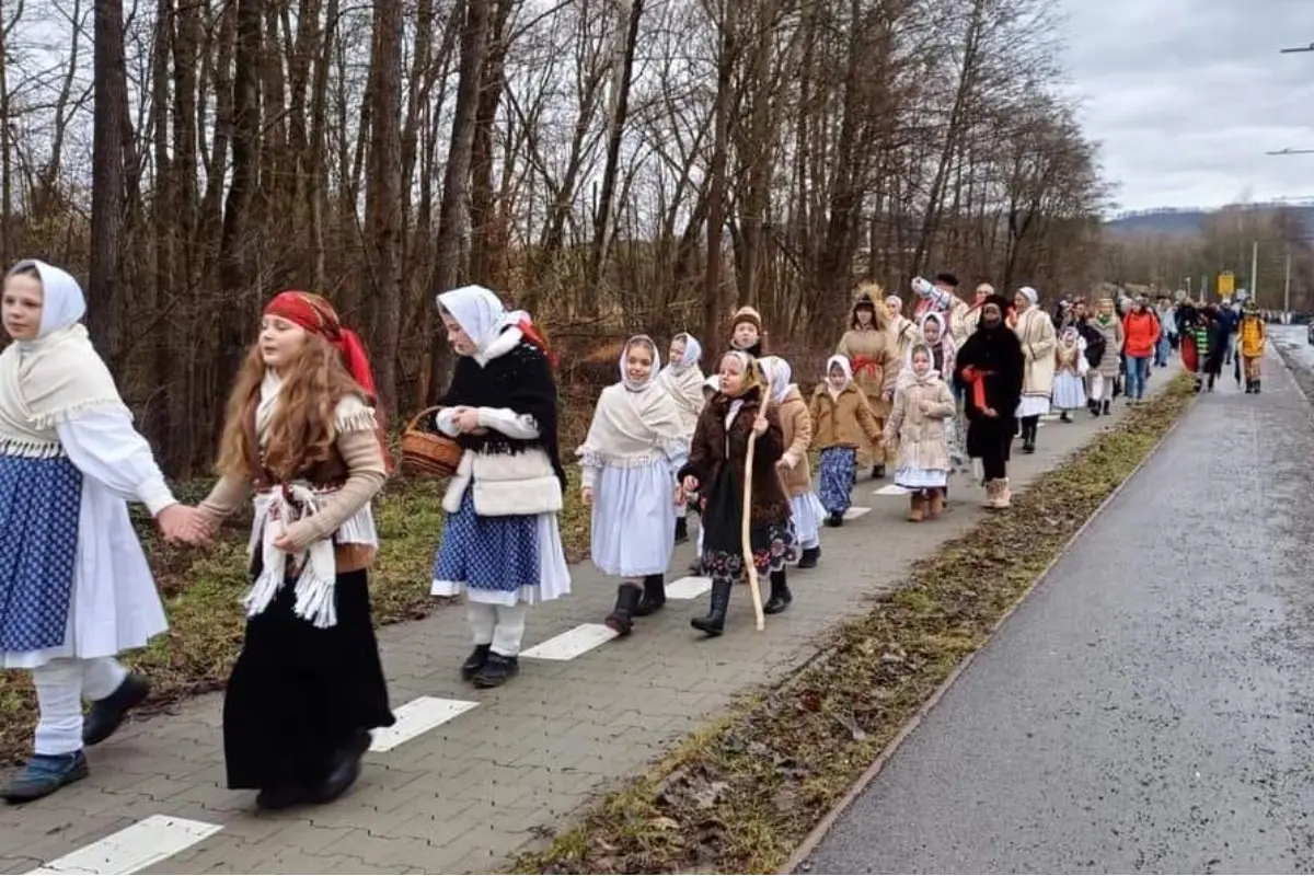 Foto: Langoše, šišky a pravá fašiangová zábava! Žilinský lesopark sa už tento víkend zaplní maskami