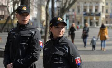 Policajti môžu mať vyššie platy. Vláda si chce udržať aktuálnych a prilákať do služby nových