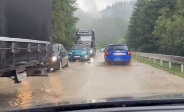 Na Žilinský kraj sa ženie búrka. Na Liptove hrozia prívalové povodne, varujú meteorológovia