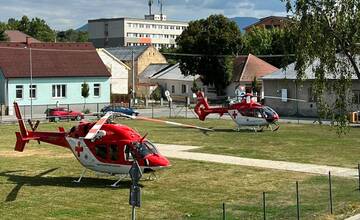 Pacient sa stretol so svojou budúcou obličkou na heliporte. Vrtuľníky prileteli do martinskej nemocnice naraz