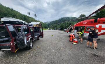 Po 5-ročného chlapca na Kysuciach letel vrtuľník. Takmer osudným sa mu stal pád z preliezky