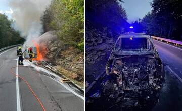 FOTO: Hasičov zasiahli pri hasení dodávky na Kľaku vybuchnuté tlakové nádoby. Požiar sa rozšíril do lesa