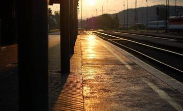 Medzinárodný vlak idúci cez Žilinu mešká dve hodiny kvôli nehode na železnici