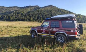 Senior sa pošmykol počas turistiky v liptovských horách. So zranením skončil v nemocnici