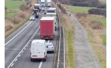 Na rýchlostnej ceste v Turci prišla o život 37-ročná žena. Čelne sa zrazila s kamiónom