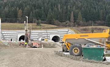 FOTO: V tuneli Višňové sa začali montovať technológie. V blízkosti vyrastie nové stredisko údržby