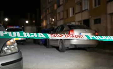 Martinčanov naháňal muž s náradím, držal sa idúceho auta. Nebezpečné osoby v meste nie sú novinkou