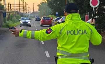 Na celom Slovensku začala dopravno-bezpečnostná akcia Seatbelt. Polícia kontroluje používanie pásov a autosedačiek