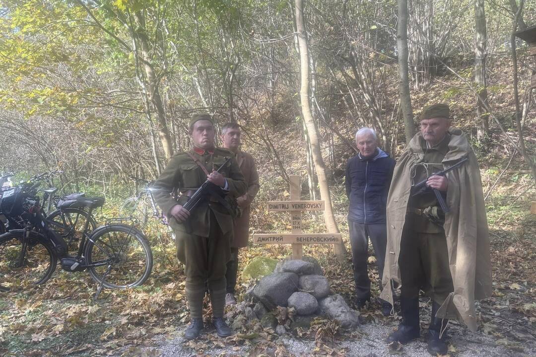 FOTO: Partizáni pri Ružomberku a odhalenie pamätníka, foto 11