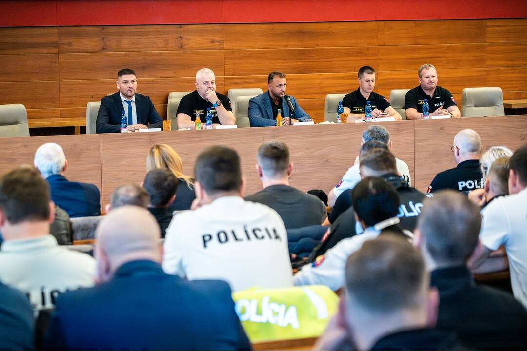 FOTO: Návšteva ministra vnútra v Žiline a stretnutie s policajtami, foto 5