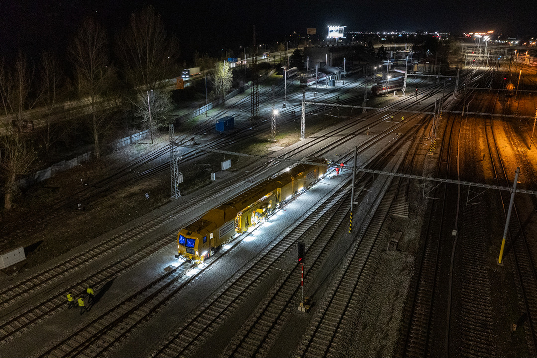 FOTO: Na modernizácii železničného uzla Žilina pracujú aj v noci , foto 1