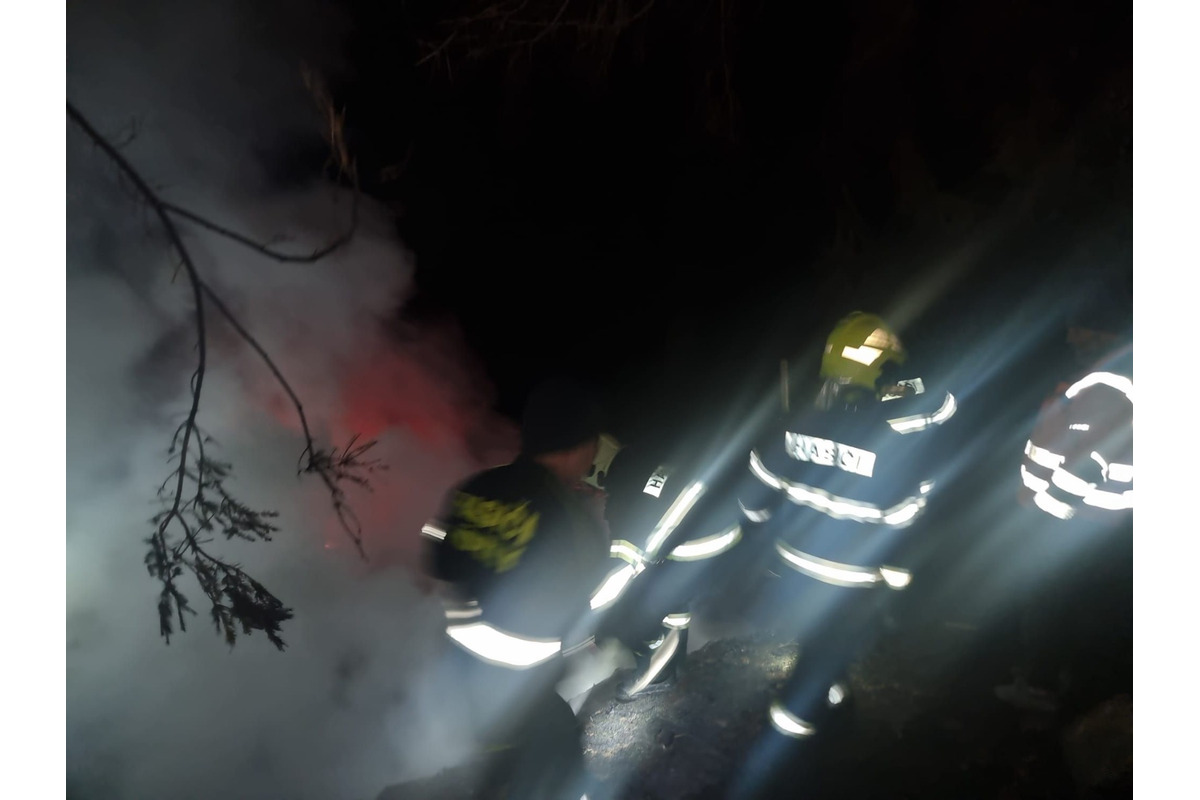 FOTO: Požiar rekreačnej chaty na Hradisku, foto 4