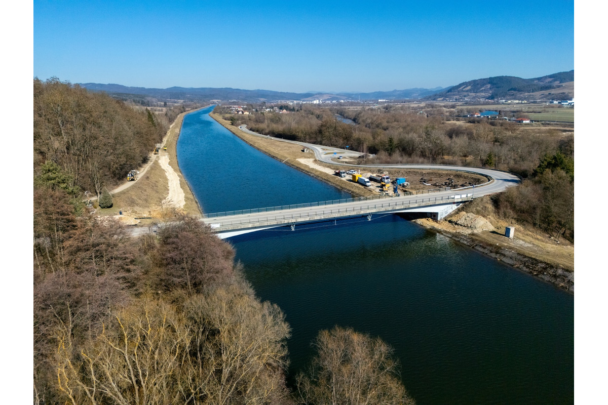 FOTO: Takto pokračuje výstavba Vážskej cyklotrasy v Žilinskom kraji, foto 63