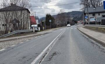 FOTO: Poškodené cesty na Kysuciach zrekonštruujú