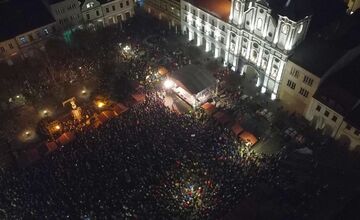 FOTO: Námestie v Žiline zaplnili tisícky protestujúcich ľudí